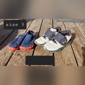 Boys shoes (Size 5)